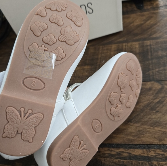 Tip Top Kids Girls MaryJane White Shoe with Rhinestone Strap. Style S187. Size 8 - Picture 5 of 6